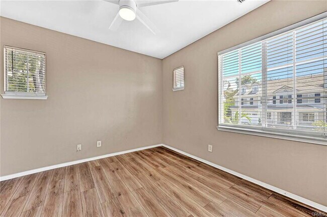 Primary Photo - 23261 Castle Rock