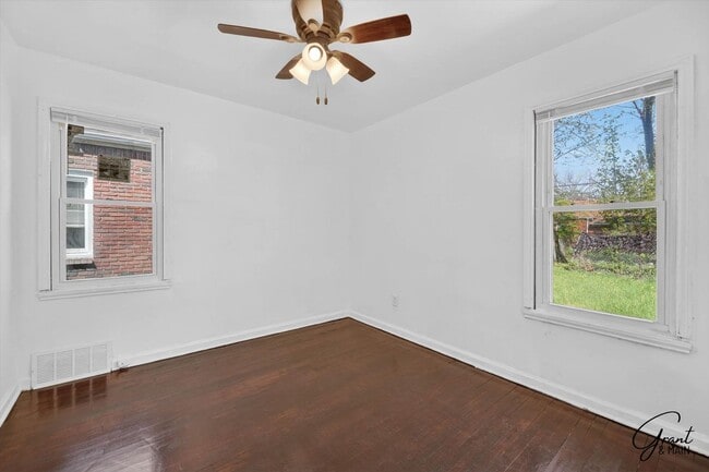 Building Photo - $1300 3 bedroom bungalow