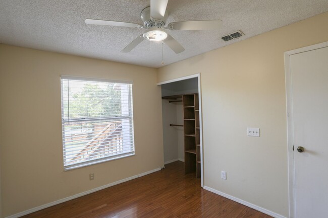 Building Photo - 1040 Covington St