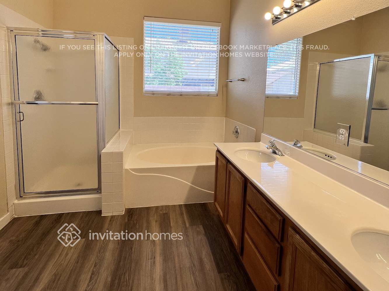 Building Photo - 2204 Maple Shade St