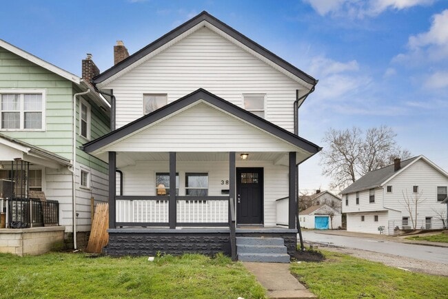 Building Photo - Beautifully Updated 3-Bedroom Home on a Corner Lot – Modern & Spacious!