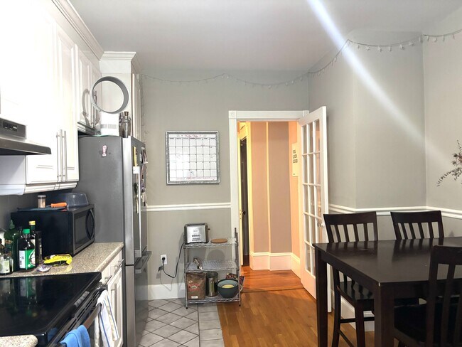 Building Photo - 322 Brookline St