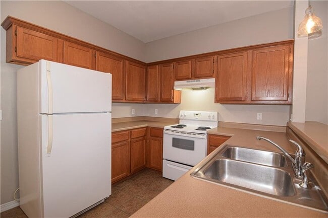 Building Photo - 3010 SE J St