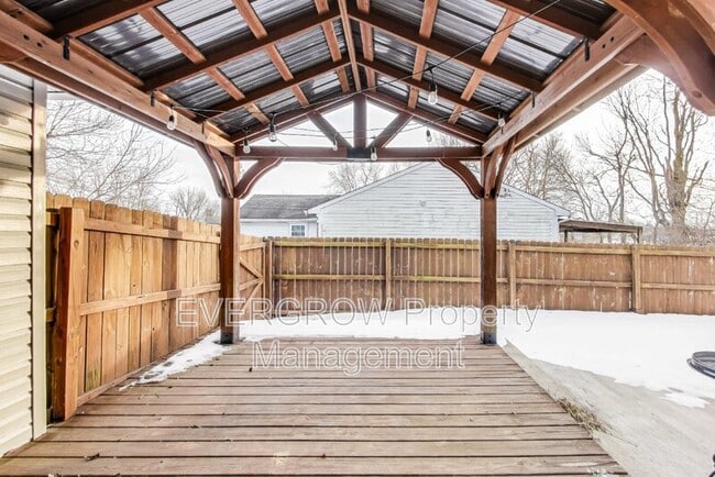 Building Photo - 226 Creekway Ct