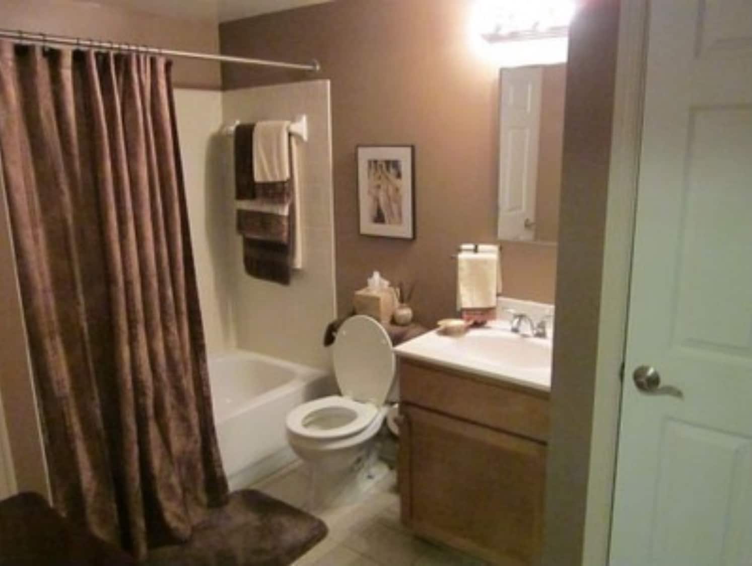 Building Photo - 1549A N Van Dorn St