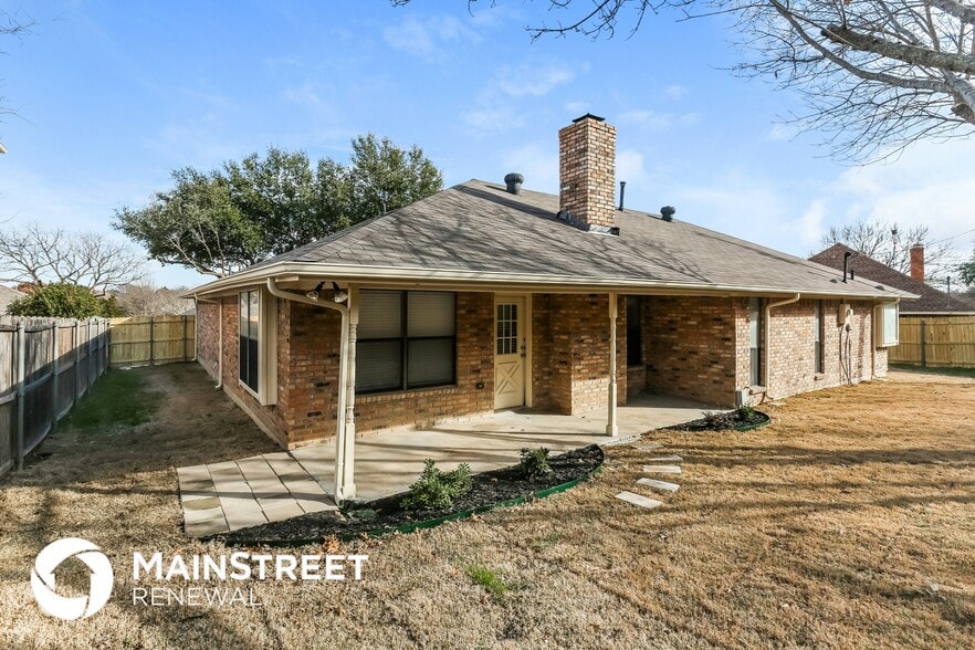 Building Photo - 521 Anglebluff Dr