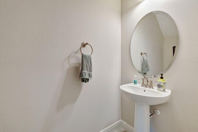 Building Photo - 10916 SW Robbia Way