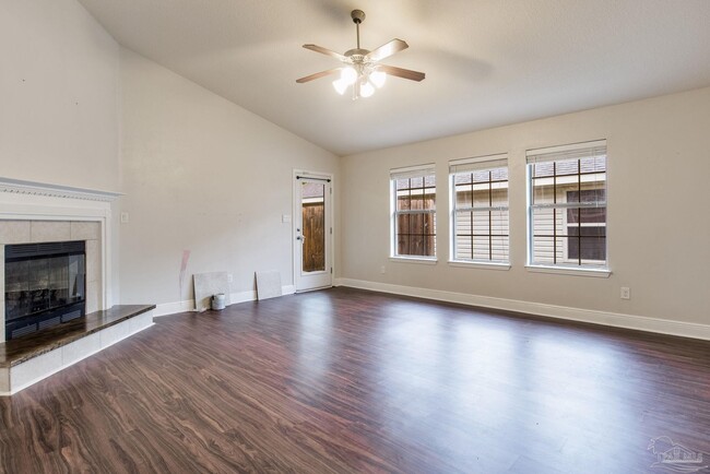 Building Photo - 1482 Towhee Canyon Dr