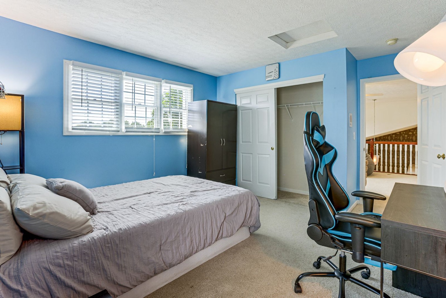 Building Photo - 5816 Lakeview Dr