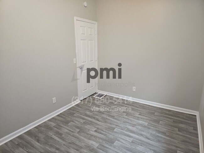 Building Photo - 114 Adler St