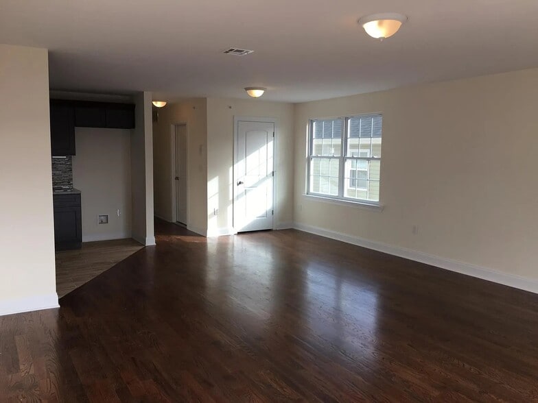 Building Photo - 11 Stanton St