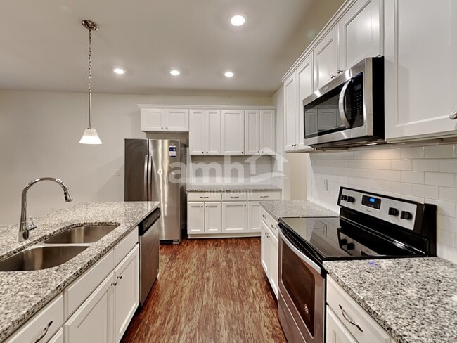 Building Photo - 234 McBee Pl