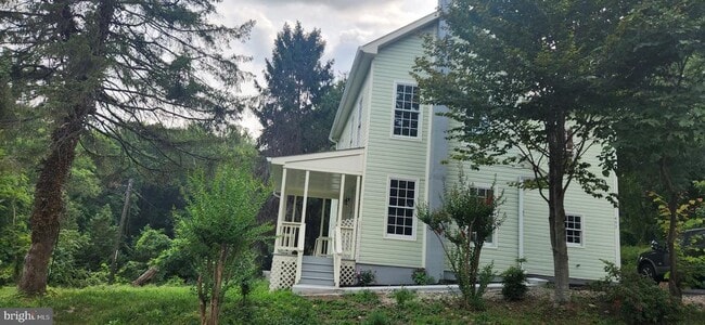 Building Photo - 402 McKenzie Dr