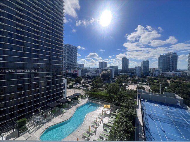 Building Photo - 501 NE 31st St