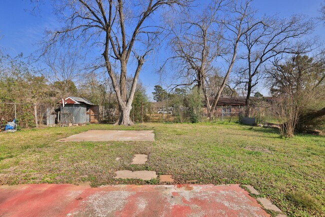 Building Photo - 9834 Denning Dr