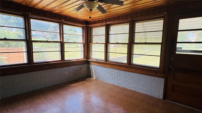 Building Photo - 9319 Aster Ave
