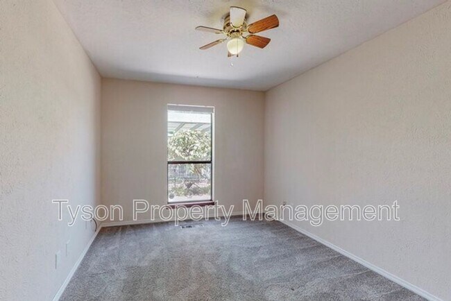 Building Photo - 7305 Mayflower Rd NE