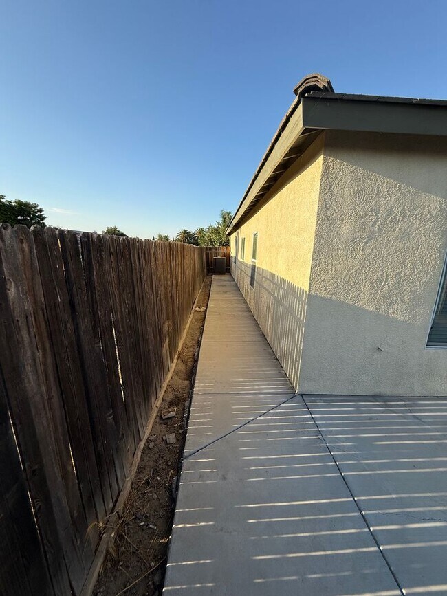 Building Photo - 2623 Bagwell Ct