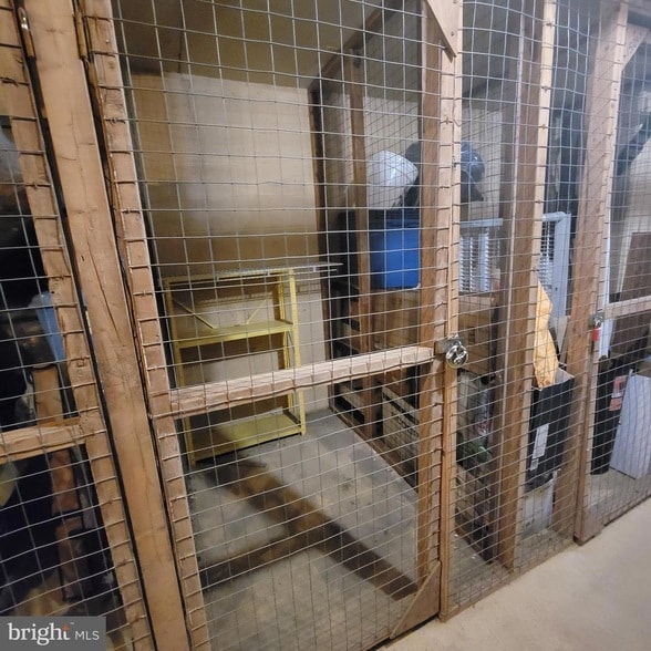 Building Photo - 5901 Mt Eagle Dr