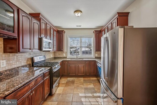 Building Photo - 7118 Vermillion Pl