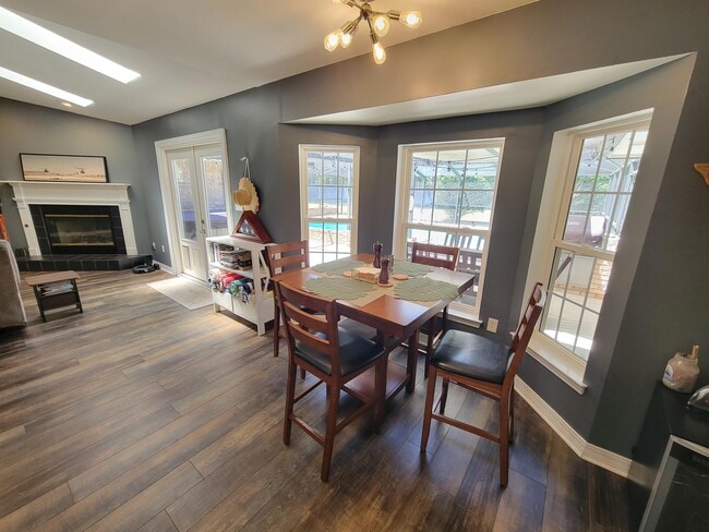 Building Photo - 3902 India Cove