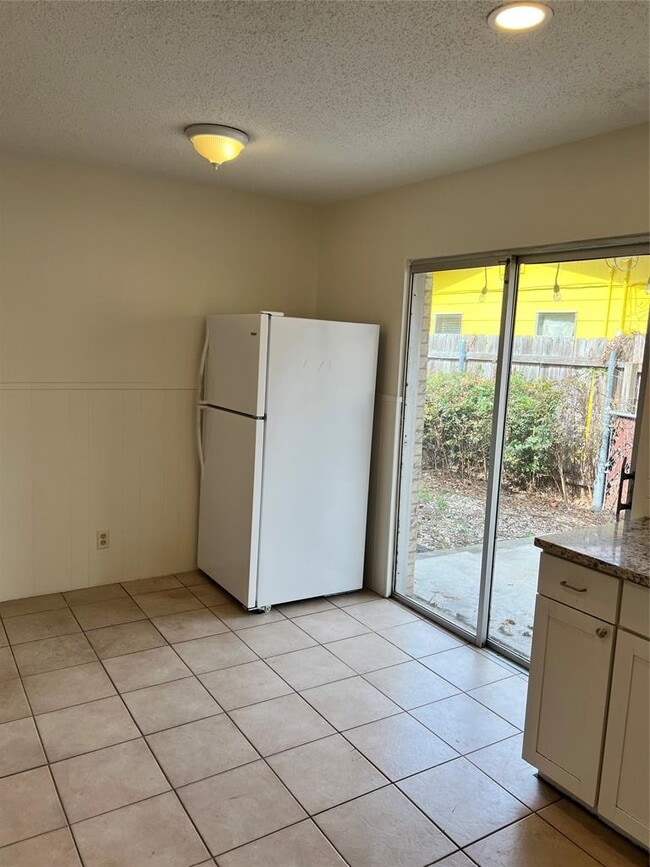 Building Photo - 8311 Hathaway Dr