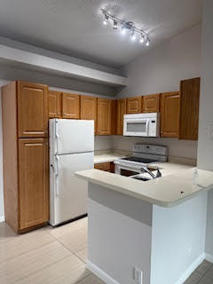 Building Photo - 651 Lyons Rd