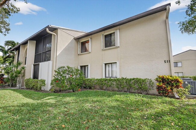 Building Photo - 511 Shady Pine Way