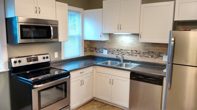 Primary Photo - 2562 Mason St