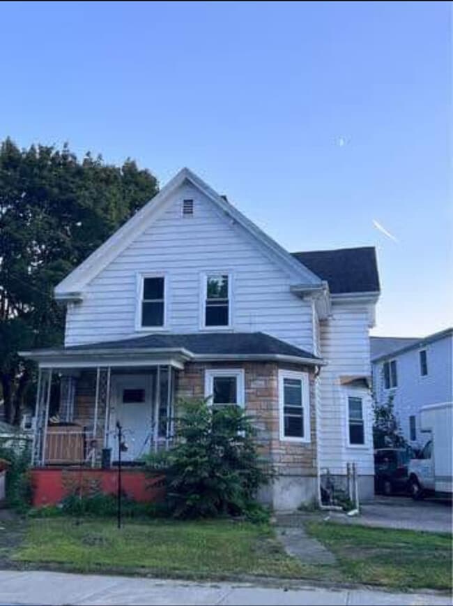 Building Photo - 127 Emory St