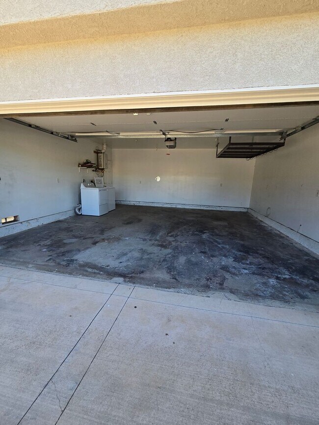 Building Photo - 14494 Cambridge St