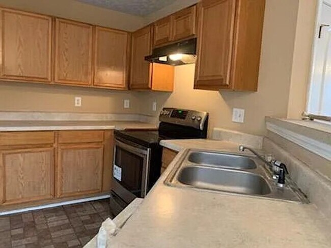 Building Photo - 3 Bed and 2 Bath Home in Atlanta!