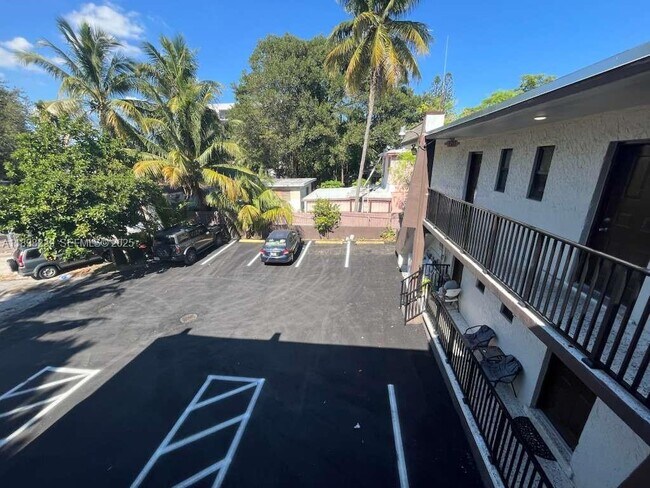 Building Photo - 1484 NW 15th Ave