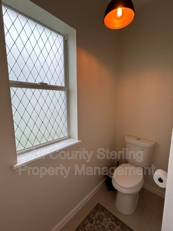Building Photo - 184 Birchmont Dr