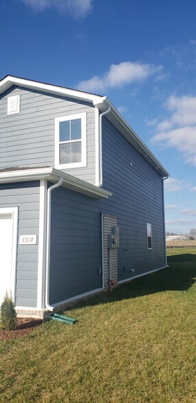 Building Photo - 3918 Sadie St