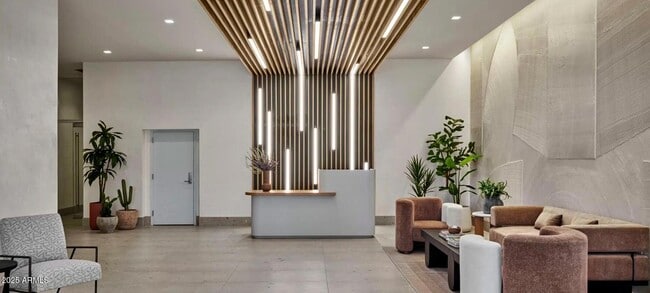 Building Photo - 817 N 6th St