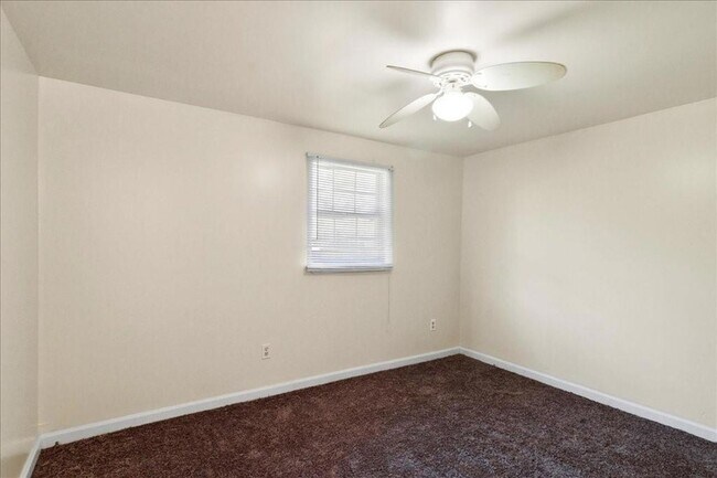 Building Photo - 400 Mississippi St