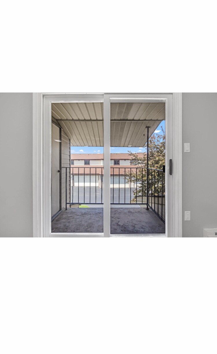 Building Photo - 7140 Mariner Dr