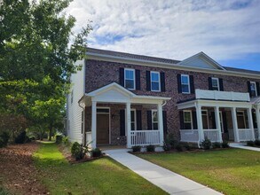Building Photo - 3901 Harkers Way