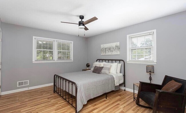 Building Photo - 947 Boswell Dr