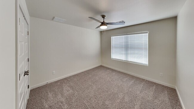 Building Photo - Luxury 3 Bedroom 2.5 Bathroom Townhome in Piedmont Schools (Neighborhood Park)