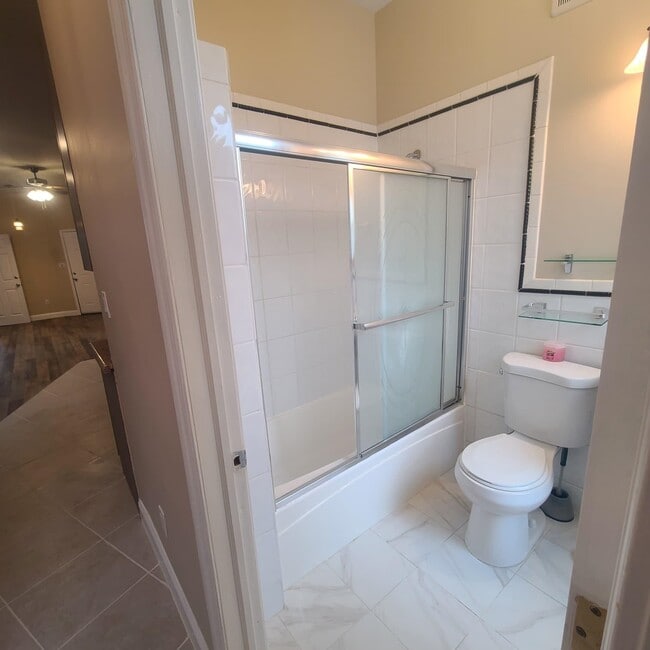 Building Photo - 99 Booraem Ave