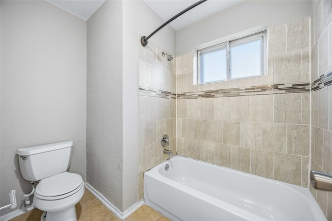 Building Photo - 16702 Quail Meadow Dr