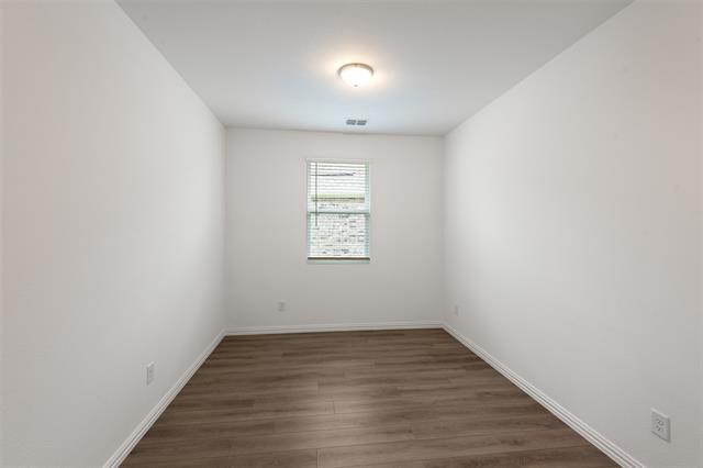 Building Photo - 2011 Redtail Dr