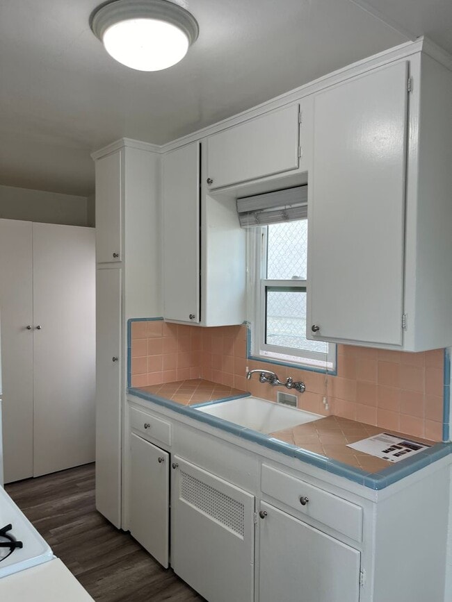 Building Photo - Fashion Valley West, USD -Charming Cottage...