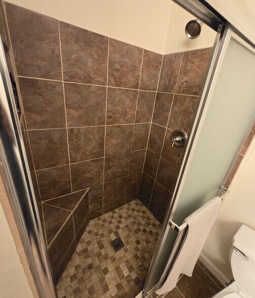 Building Photo - 5536 Vista View Ct