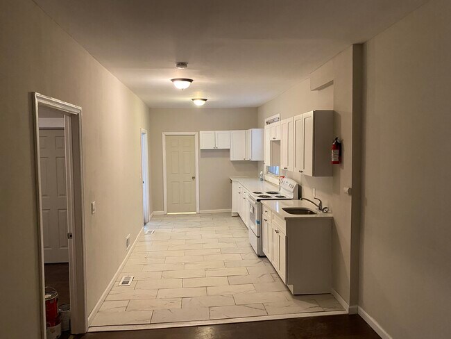 Building Photo - 152 S 10th St