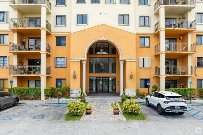 Primary Photo - 9340 Fontainebleau Blvd