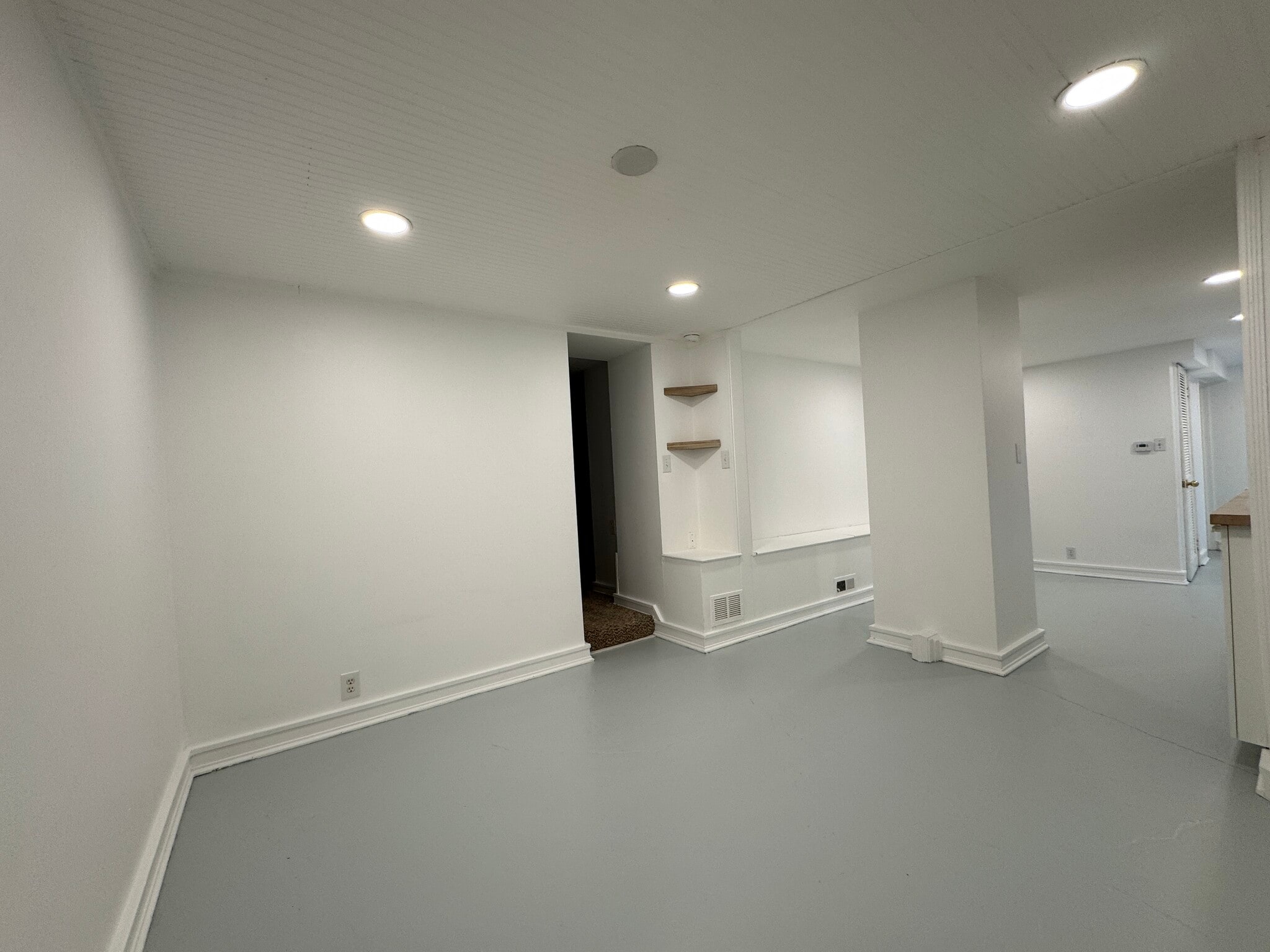 Building Photo - 523 N Walnut St