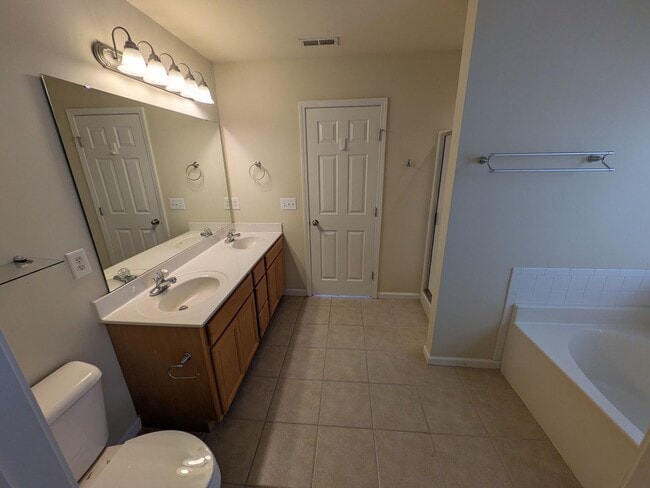 Building Photo - 9915 Cleaver Ct